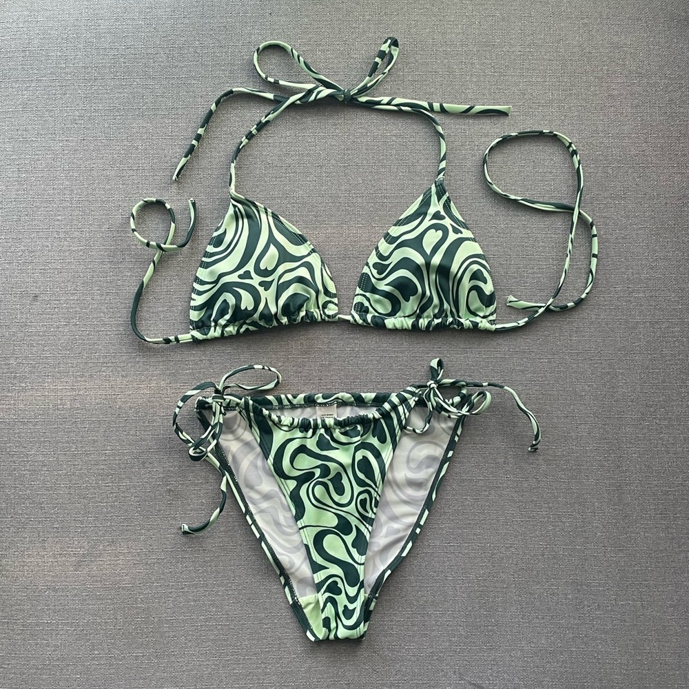 Green bikini set